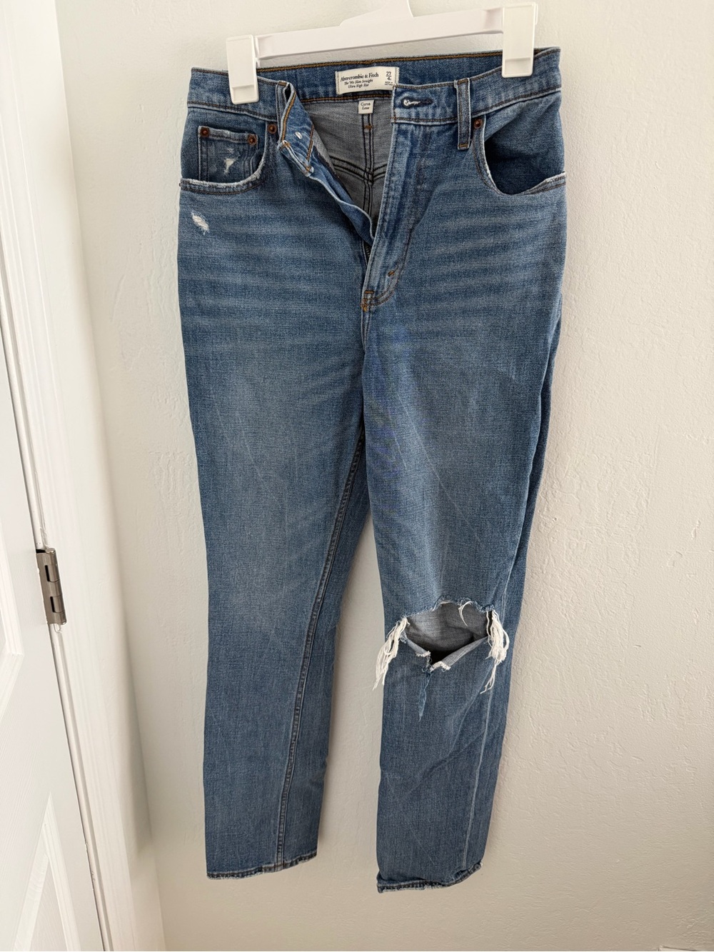 Abercrombie & Fitch Distressed High-Rise Cropped Jeans - Medium Blue